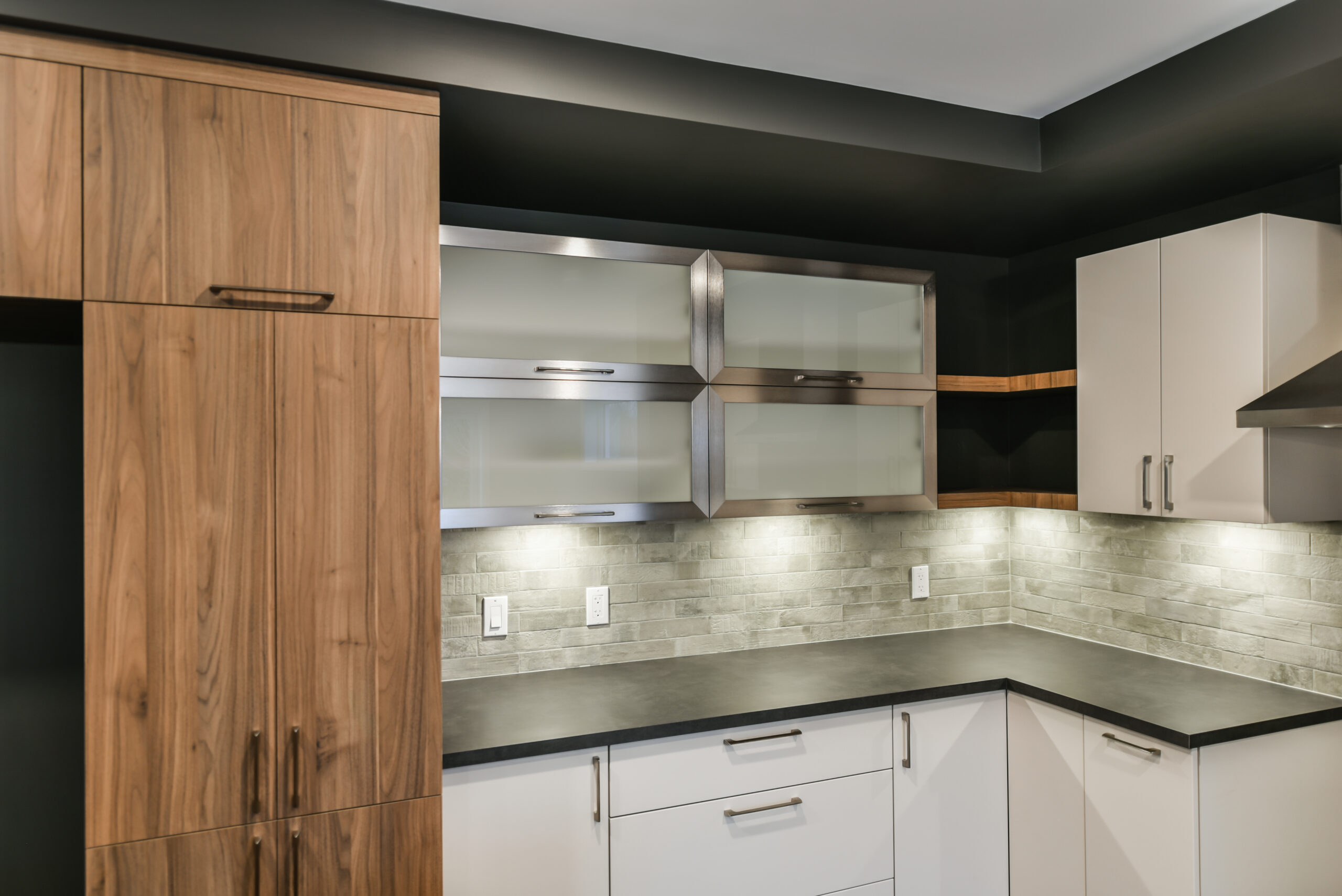 Cabinets & Countertops